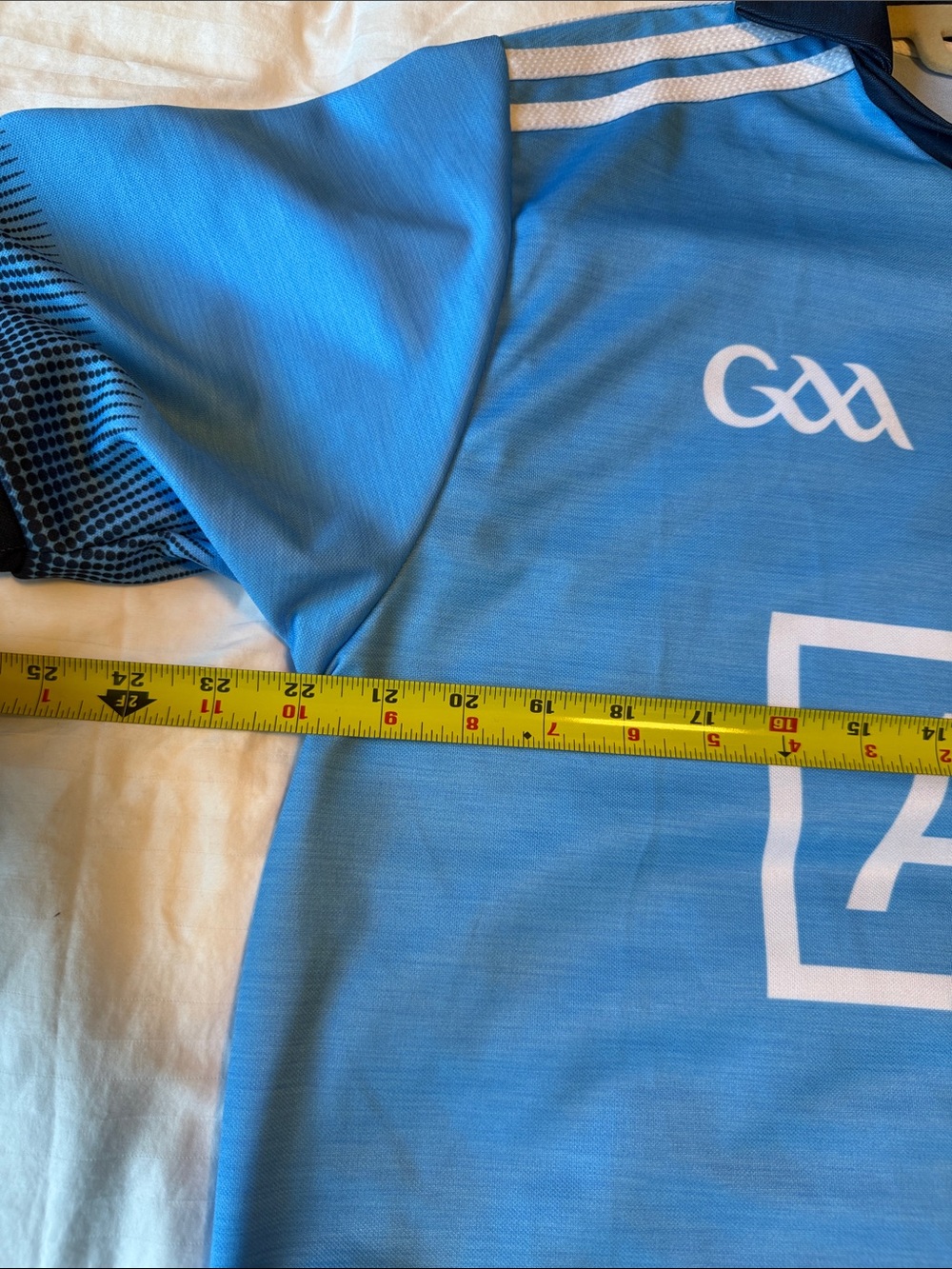 O'Neill's Sky Blue Dublin GAA AIG Men's Jersey with Navy Trim - Picture 3 of 4